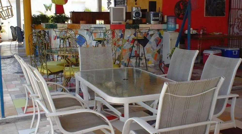 Tropical Bed & Breakfast Pétionville هايتي